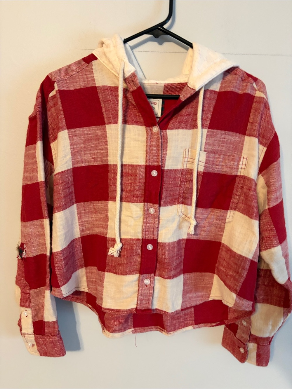 American Eagle Outfitters Red and Cream Plaid Hooded Button-Up Shirt. Med.